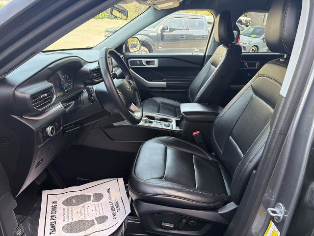 Certified 2022 Ford Explorer XLT w/ Equipment Group 202A AWD/4WD image 9