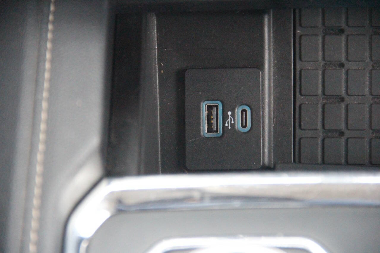 Certified 2024 Ford Expedition XLT image 23