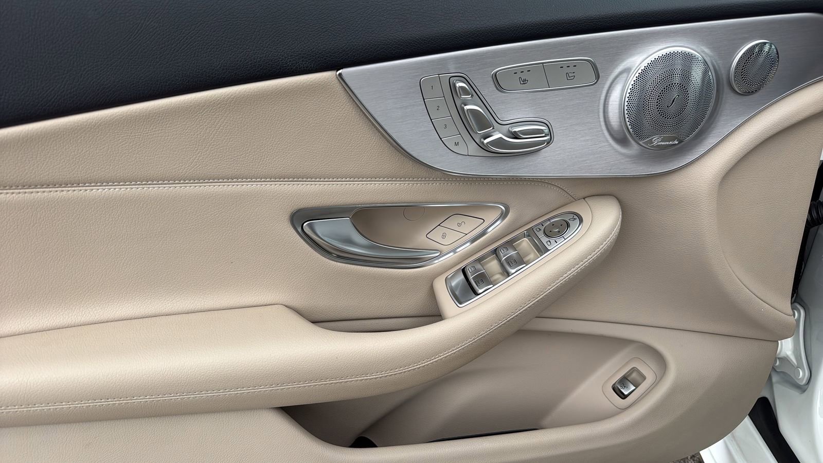 Used 2019 Mercedes-Benz C 300 Cabriolet image 11