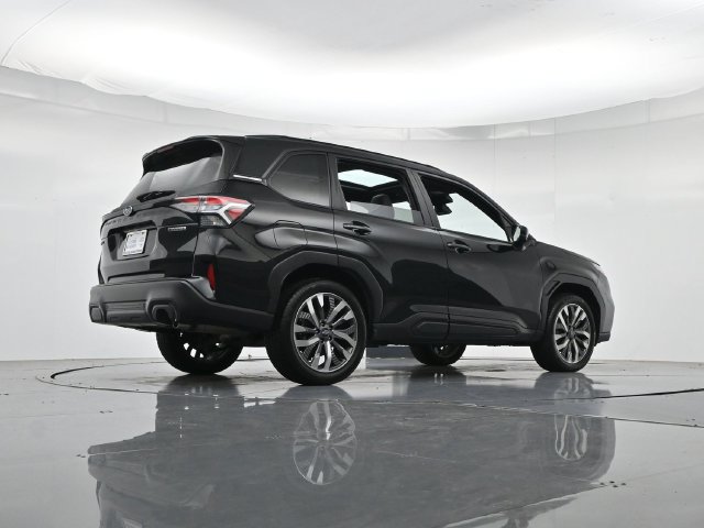 Used 2025 Subaru Forester Touring AWD/4WD image 25