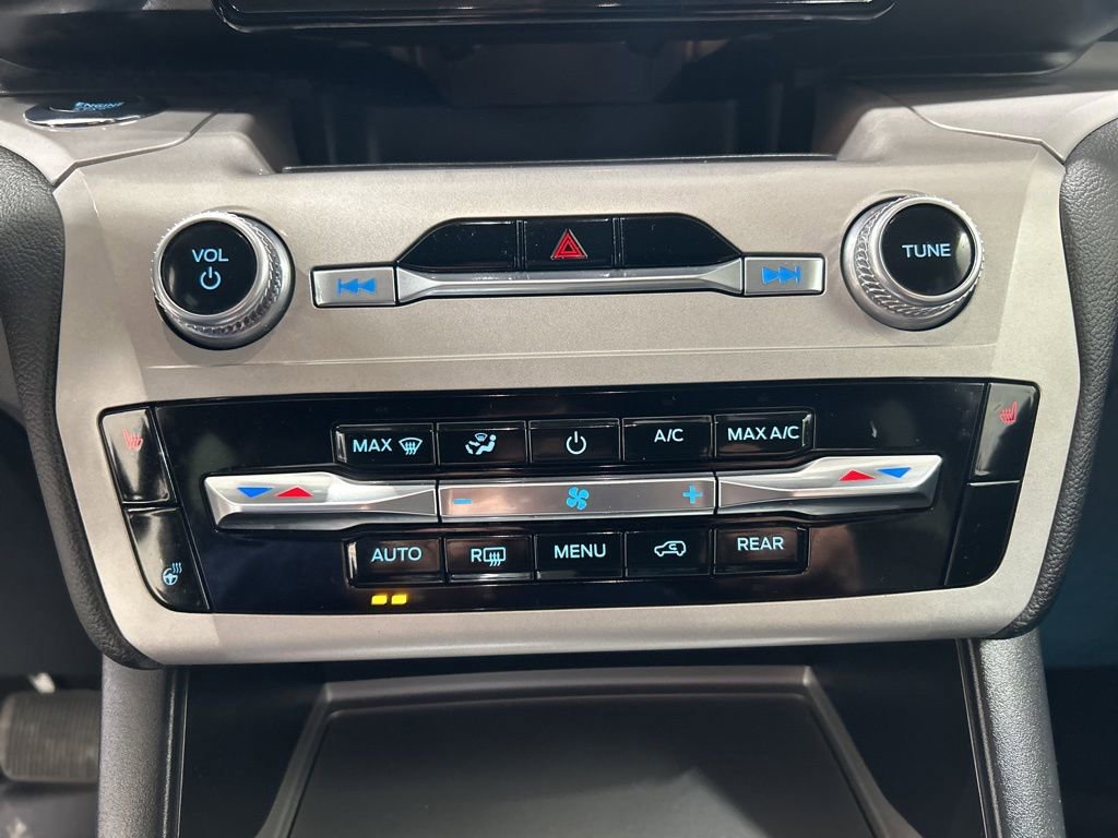 Certified 2023 Ford Explorer XLT w/ Equipment Group 202A image 23