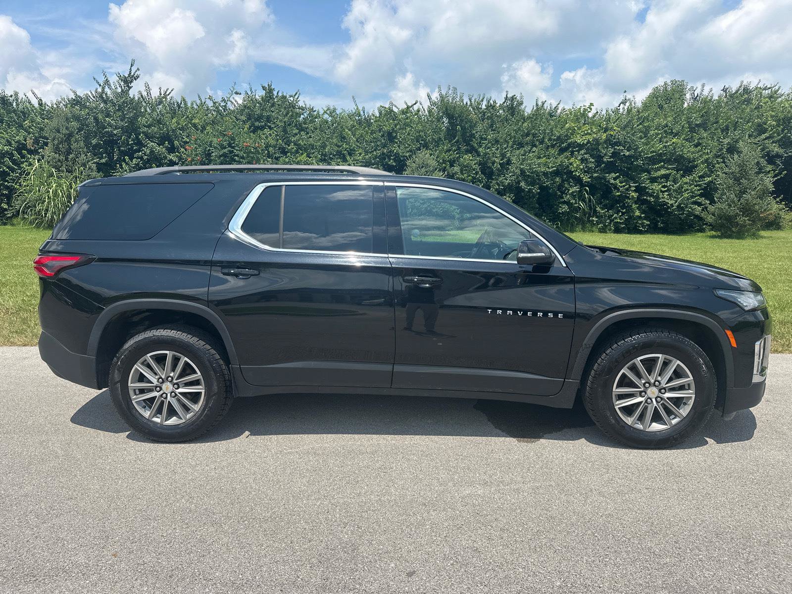 Used 2023 Chevrolet Traverse LT AWD/4WD image 6