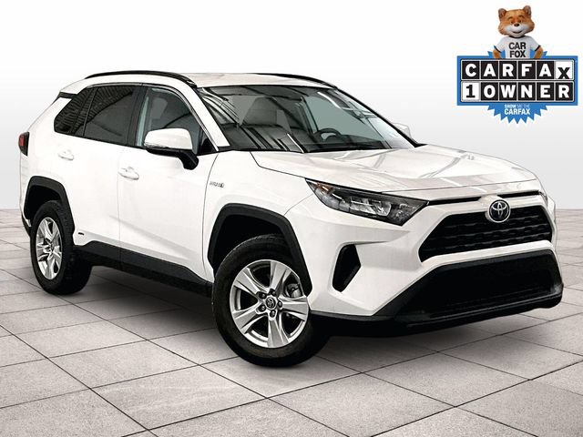 Used 2021 Toyota RAV4 LE AWD/4WD image 2