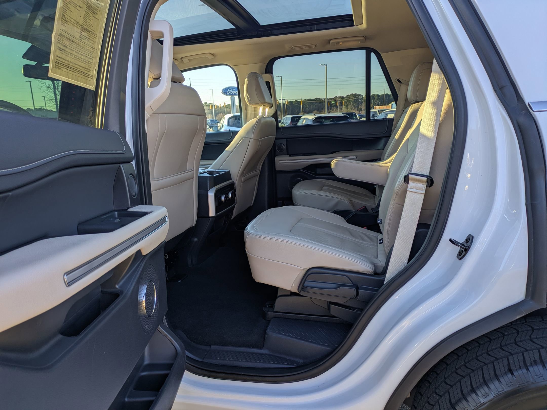 Certified 2024 Ford Expedition Limited image 26