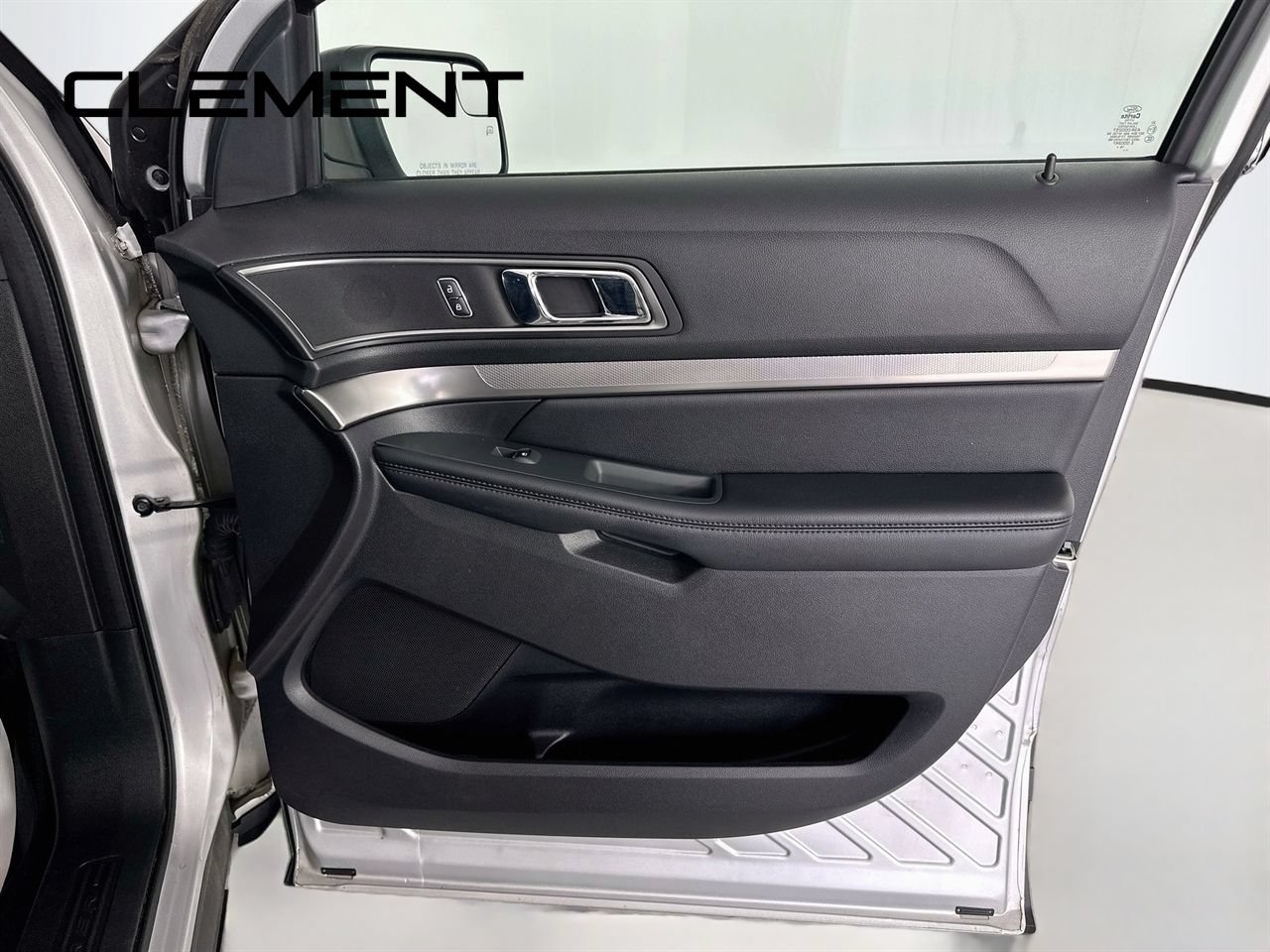 Certified 2019 Ford Explorer XLT FWD image 35