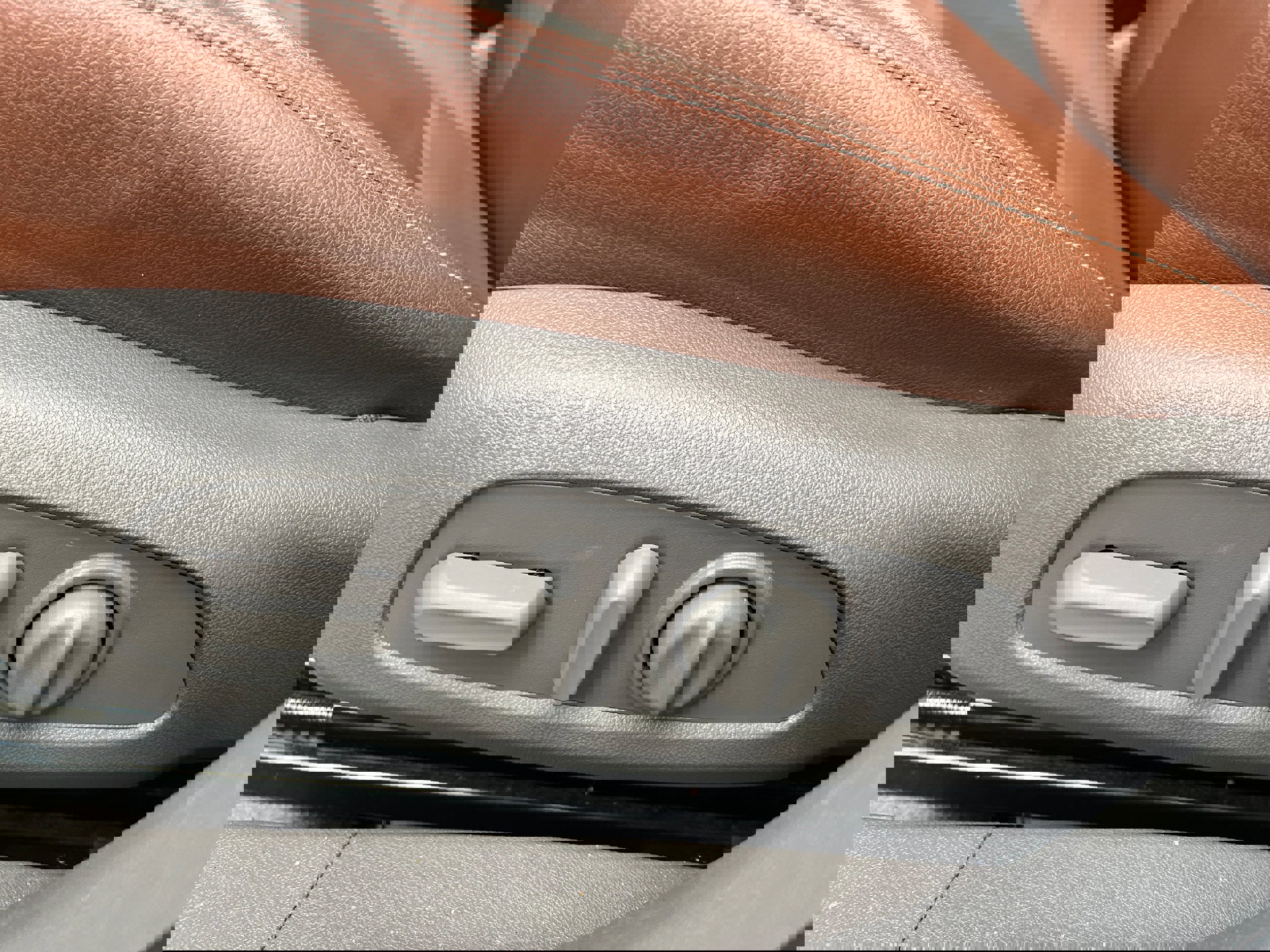 Used 2017 Chevrolet Malibu LT w/ Leather Package image 11