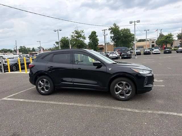 Certified 2024 Ford Escape ST-Line Select w/ Tech Pack #1 AWD/4WD image 2