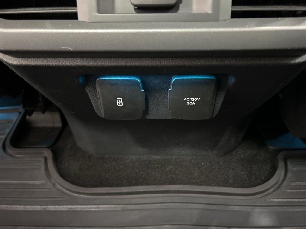 Certified 2022 Ford F150 Lariat w/ Equipment Group 502A High image 33