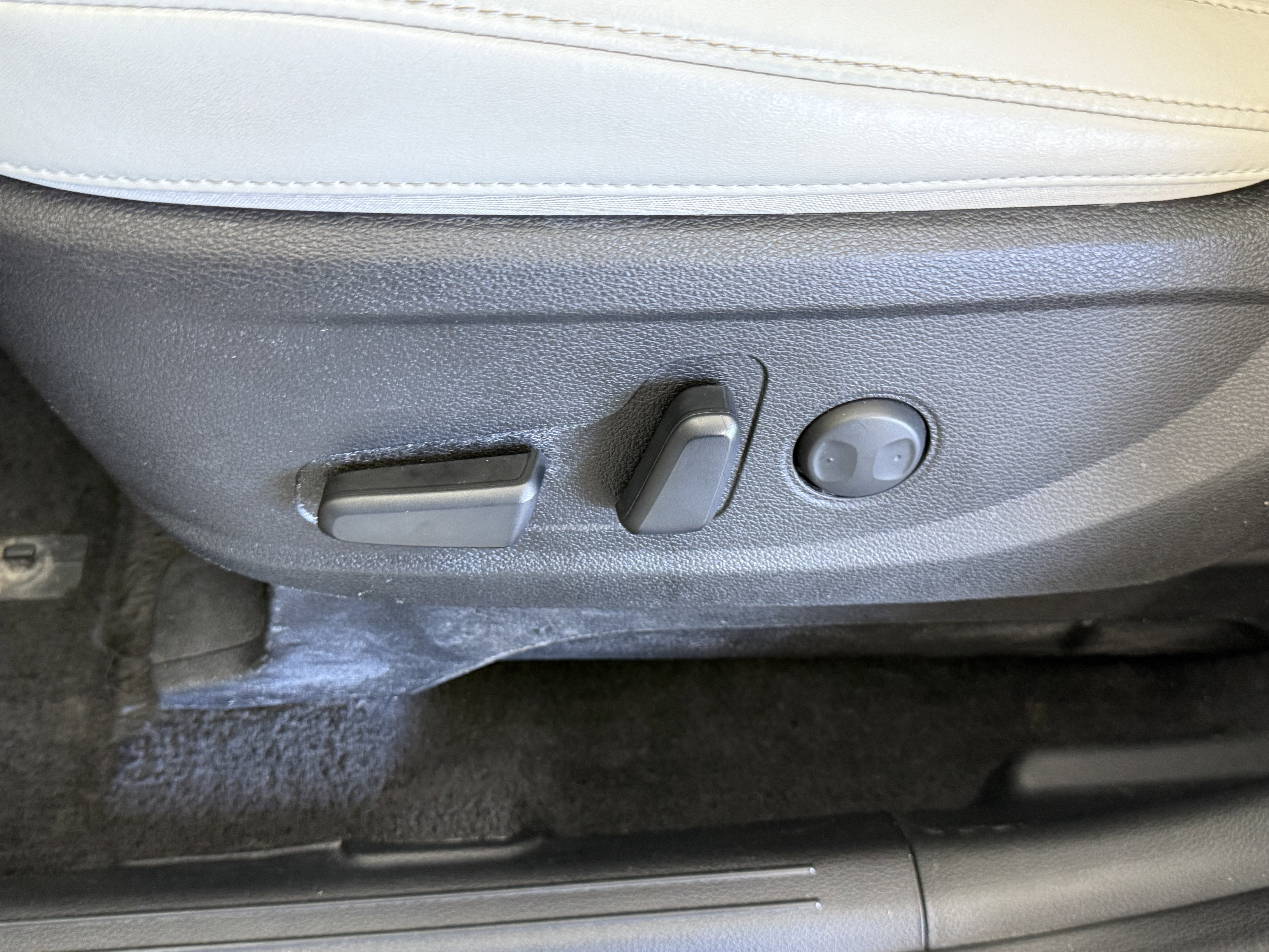 Used 2023 Kia Telluride S image 18