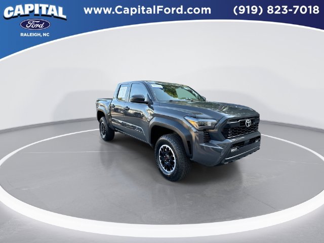 Used 2025 Toyota Tacoma TRD Off-Road AWD/4WD image 2
