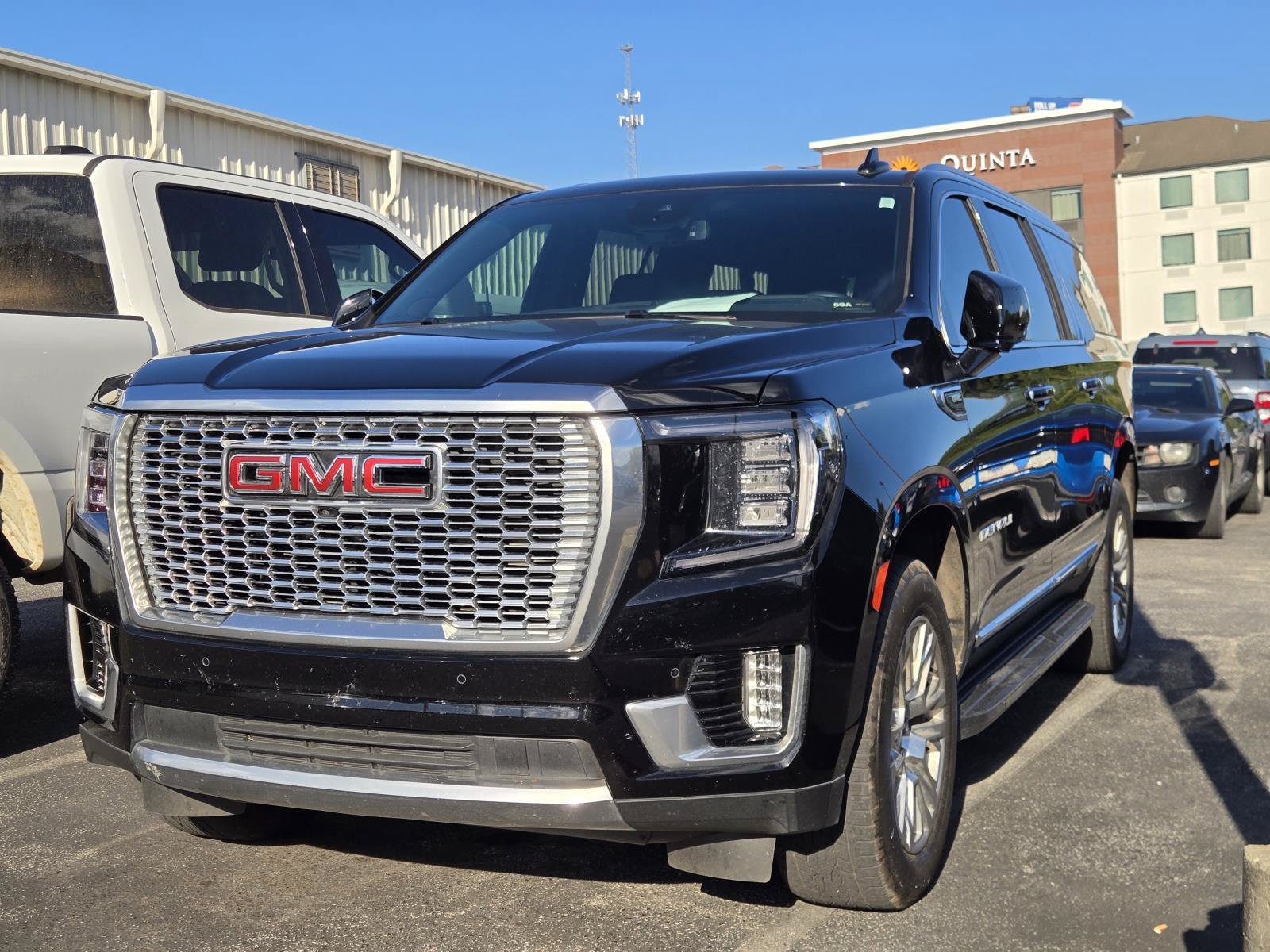 Used 2024 GMC Yukon XL Denali w/ Max Trailering Package AWD/4WD image 1
