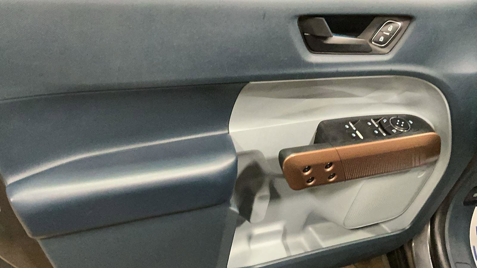 Certified 2022 Ford Maverick Lariat w/ Equipment Group 500A Standard image 8