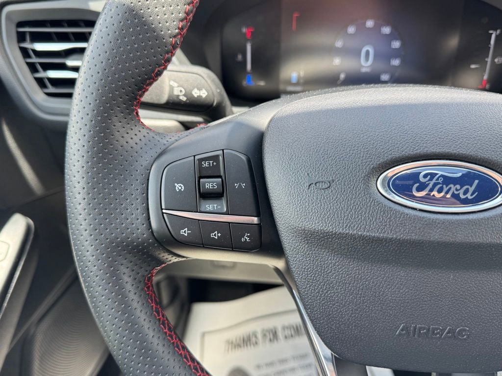 Certified 2025 Ford Escape ST-Line AWD/4WD image 16