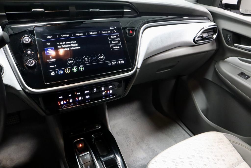 Used 2023 Chevrolet Bolt EUV Premier image 29