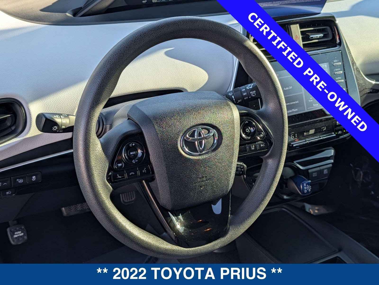 Used 2022 Toyota Prius LE image 20