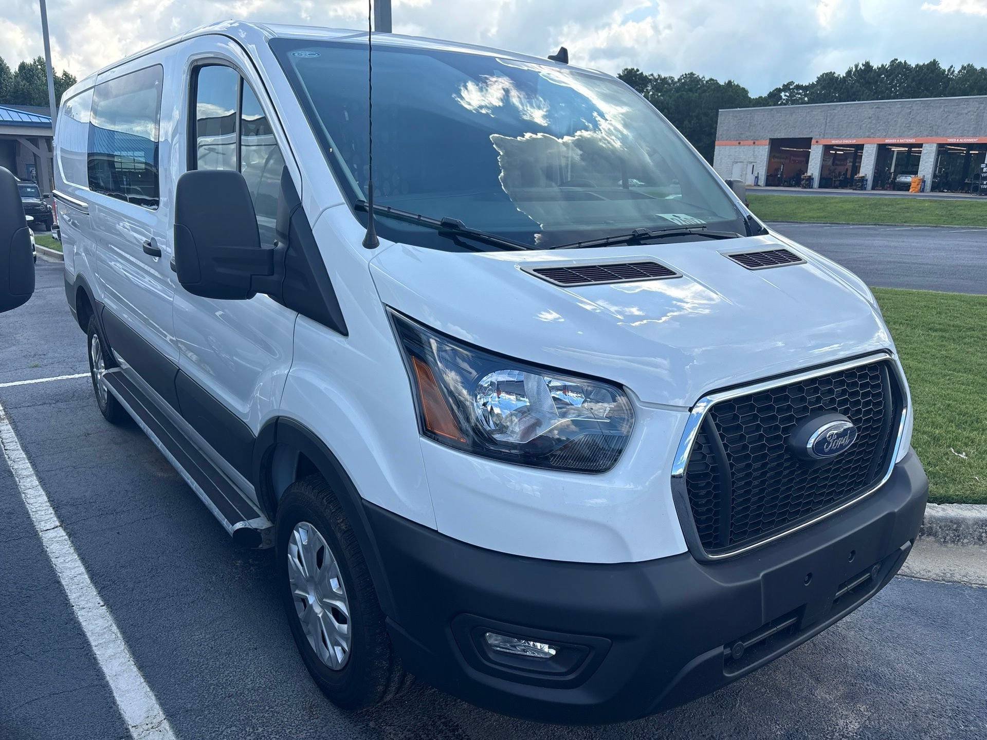 Certified 2025 Ford Transit 250 Low Roof w/ Exterior Upgrade Package RWD image 2