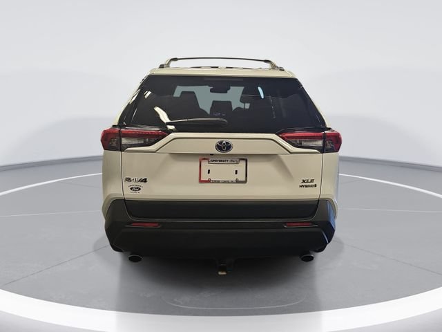 Used 2020 Toyota RAV4 XLE w/ Convenience Package AWD/4WD image 4
