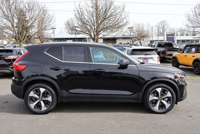 Used 2025 Volvo XC40 B5 Plus video 2