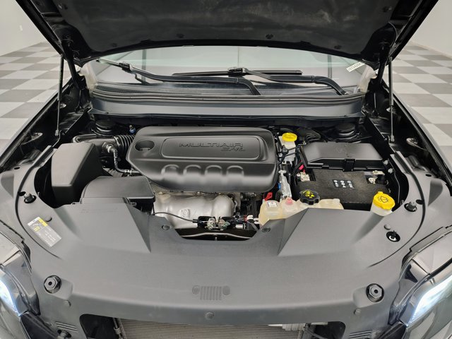 Used 2019 Jeep Cherokee Latitude w/ Cold Weather Group AWD/4WD image 14