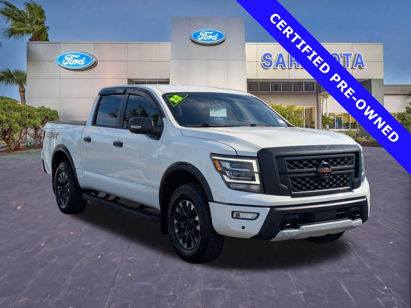 Used 2022 Nissan Titan PRO-4X w/ Pro-4x Convenience Package AWD/4WD image 1