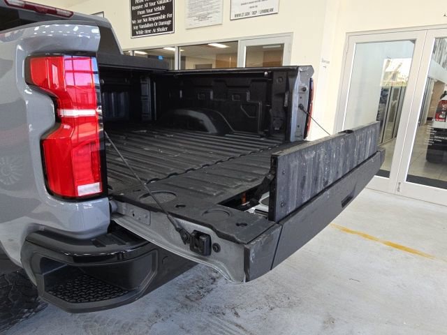 Used 2024 Chevrolet Silverado 2500 ZR2 w/ Technology Package image 22