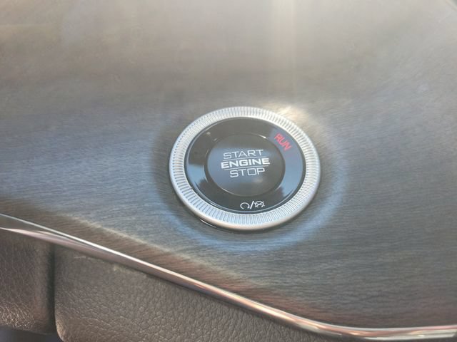 Used 2024 Jeep Grand Cherokee Overland AWD/4WD image 31