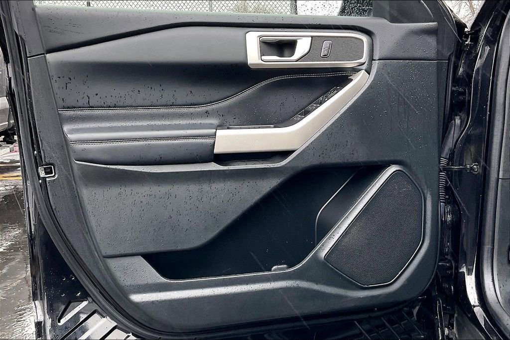 Certified 2022 Ford Explorer XLT w/ Equipment Group 202A image 20