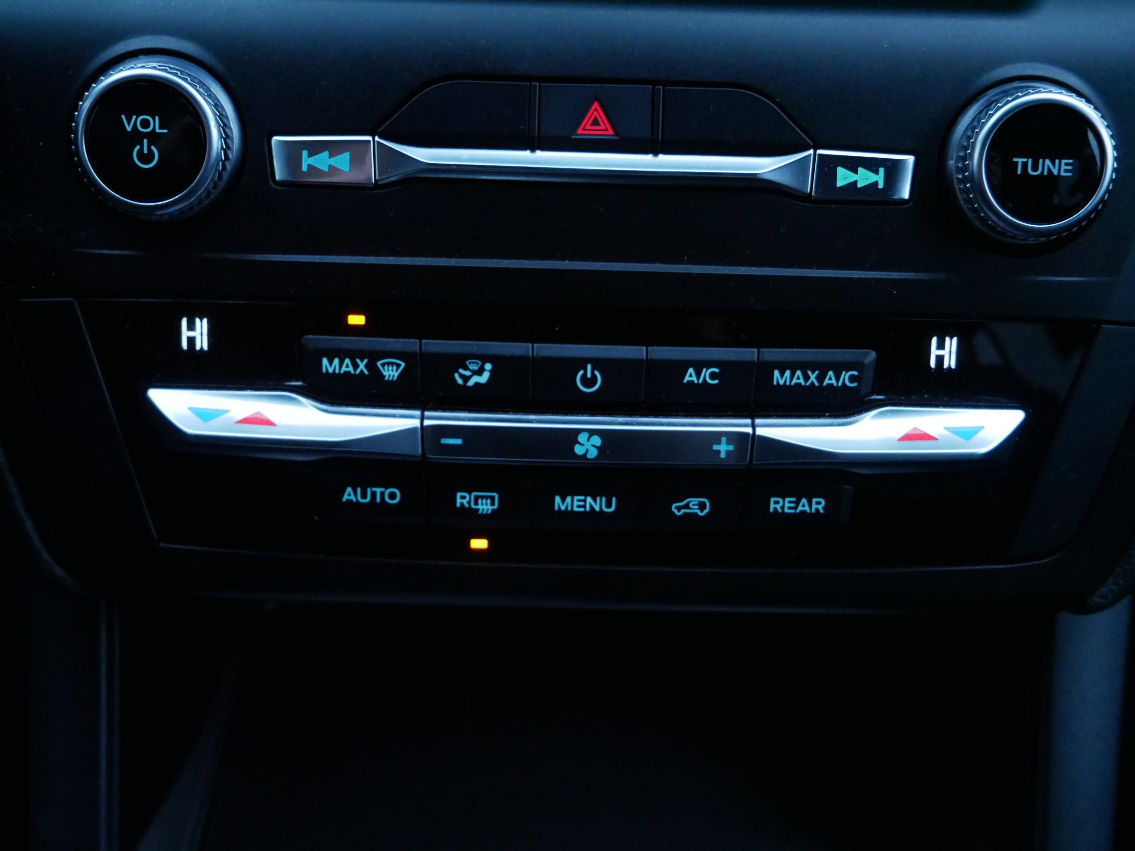 Certified 2020 Ford Explorer XLT w/ Equipment Group 202A image 16