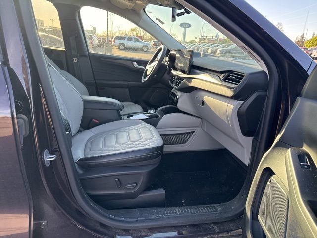 Certified 2023 Ford Escape Platinum w/ Premium Technology Package AWD/4WD image 12