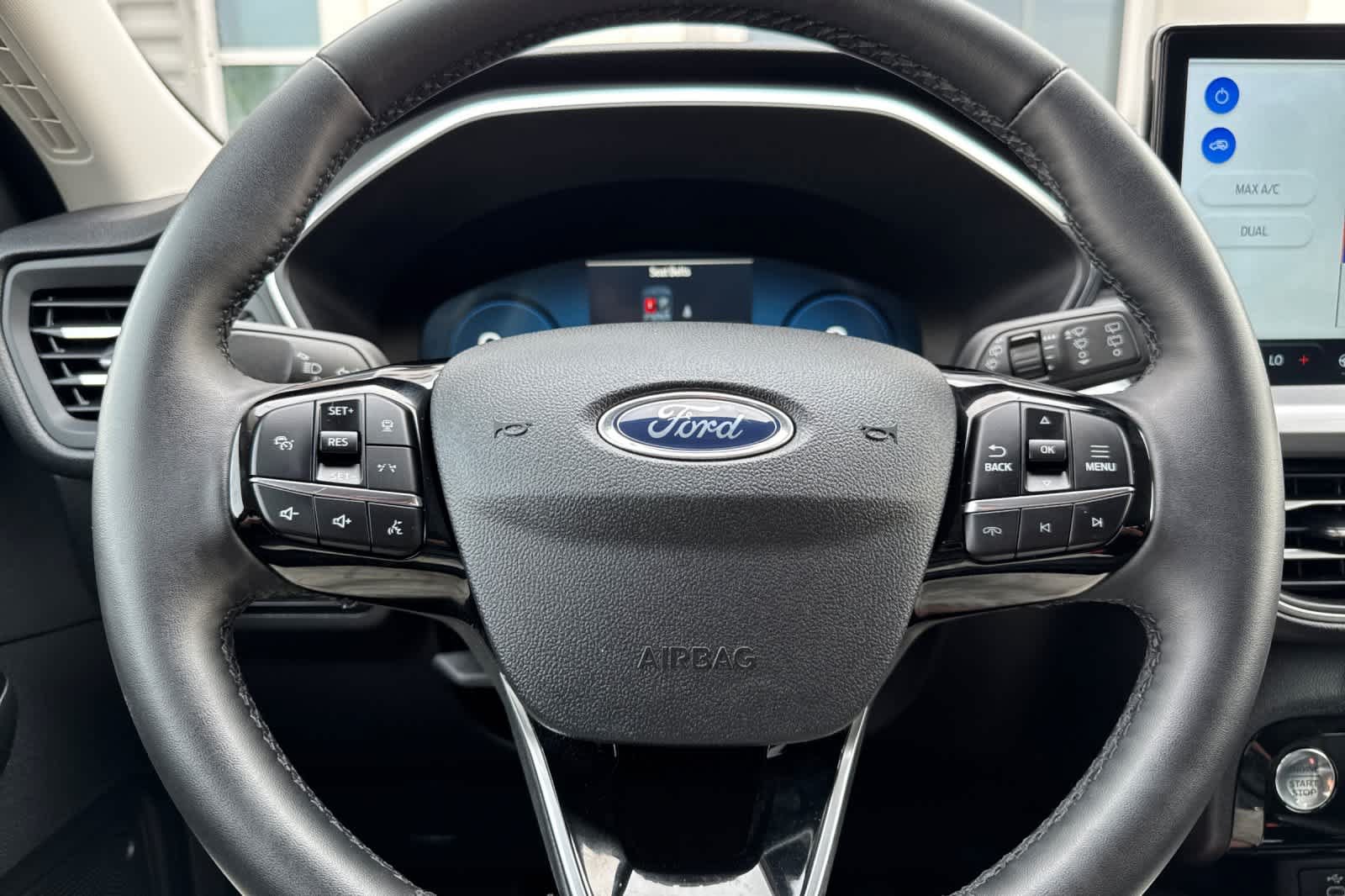 Certified 2025 Ford Escape Platinum AWD/4WD image 24