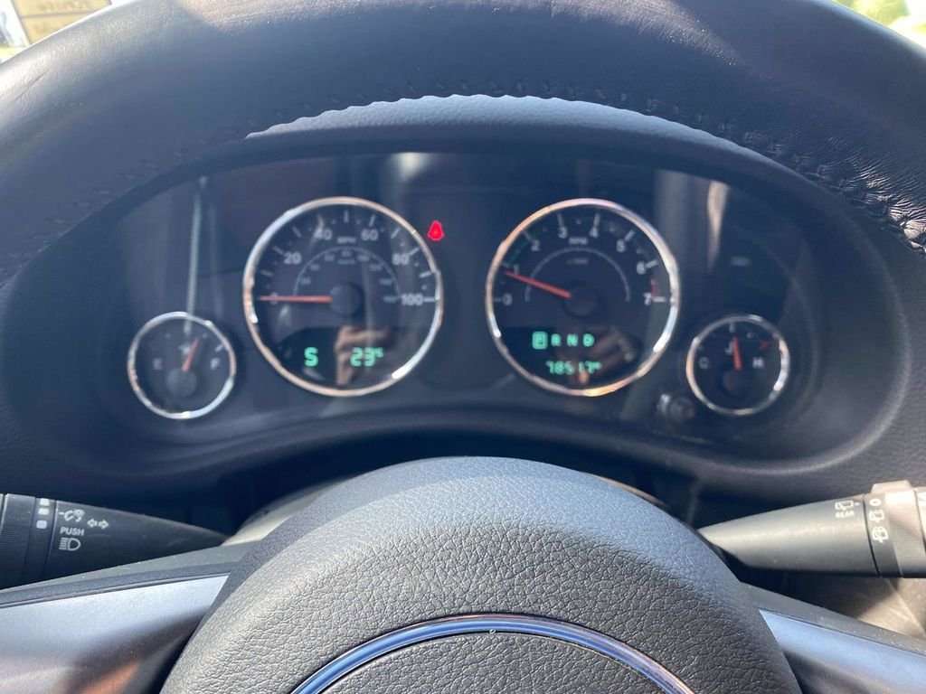 Used 2018 Jeep Wrangler Unlimited Sahara AWD/4WD image 34