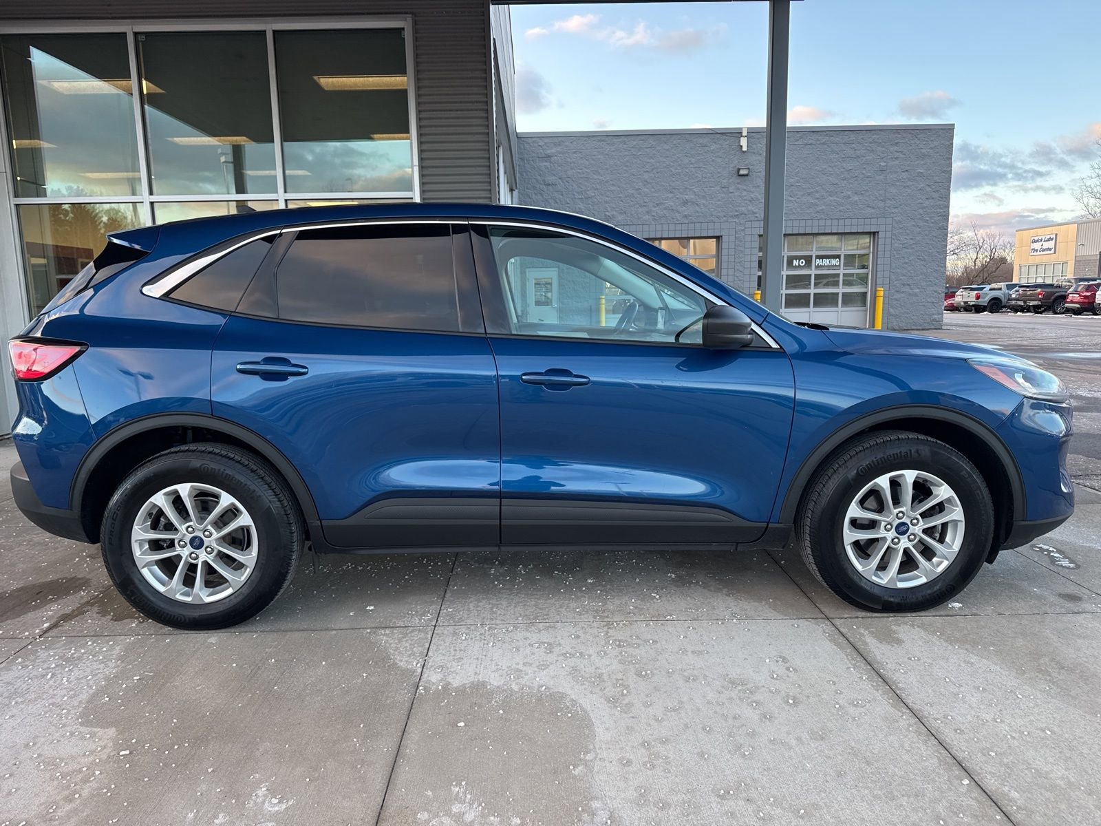 Certified 2022 Ford Escape SE w/ Convenience Package image 2