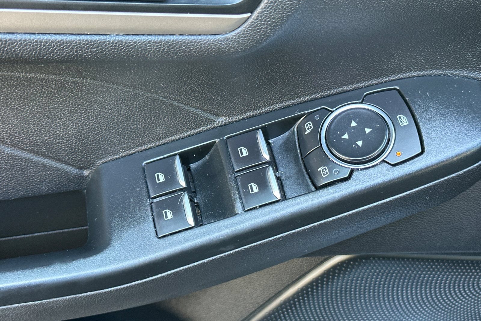 Certified 2022 Ford Escape SE w/ SE Sport Appearance Package FWD image 12