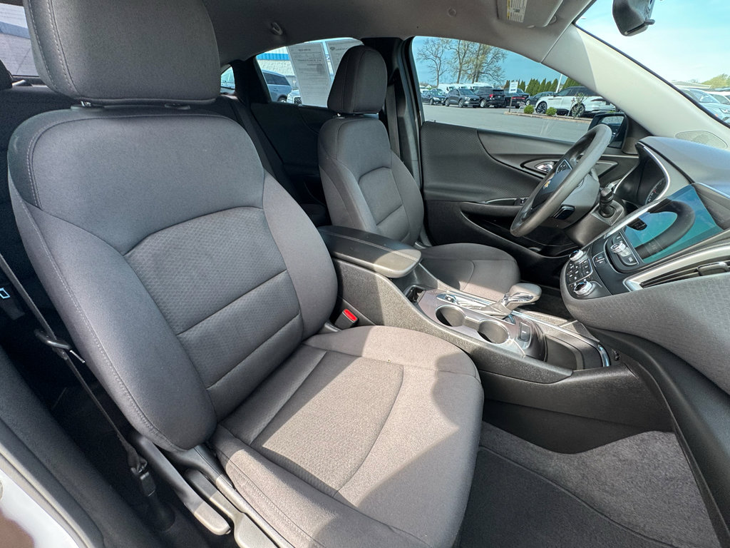 Used 2022 Chevrolet Malibu LT FWD image 15