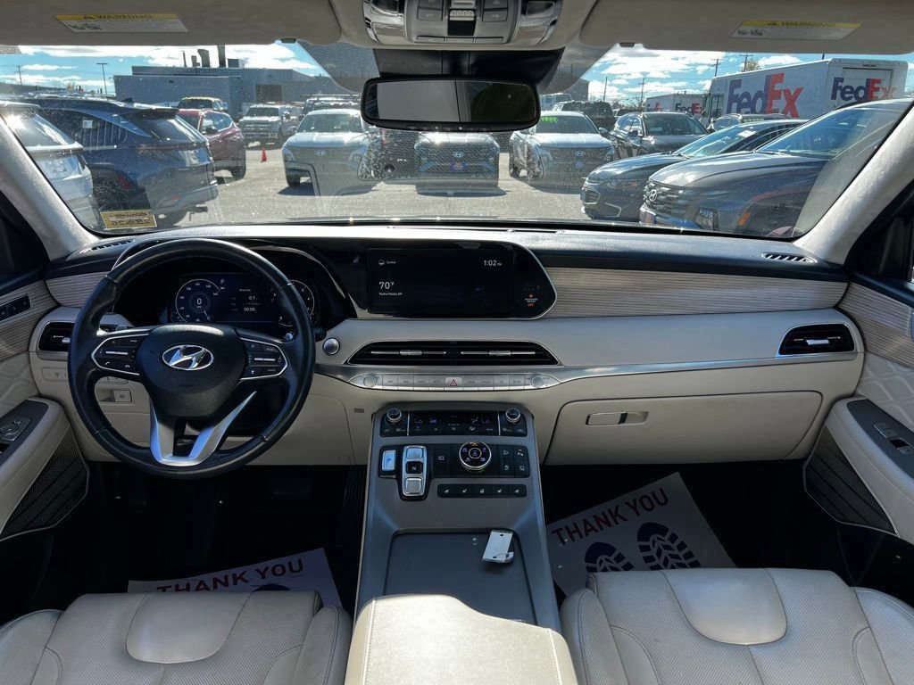 Used 2021 Hyundai Palisade Calligraphy image 4