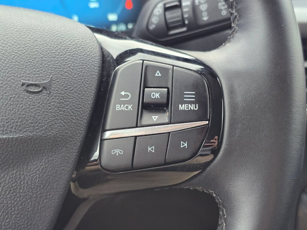 Certified 2024 Ford Escape Platinum AWD/4WD image 32