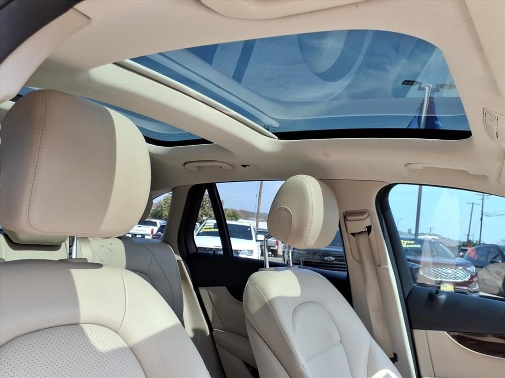 Used 2019 Mercedes-Benz GLC 300 4MATIC image 7