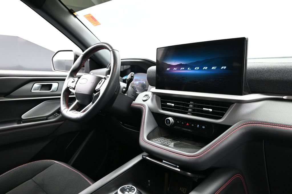 Certified 2025 Ford Explorer ST AWD/4WD image 11