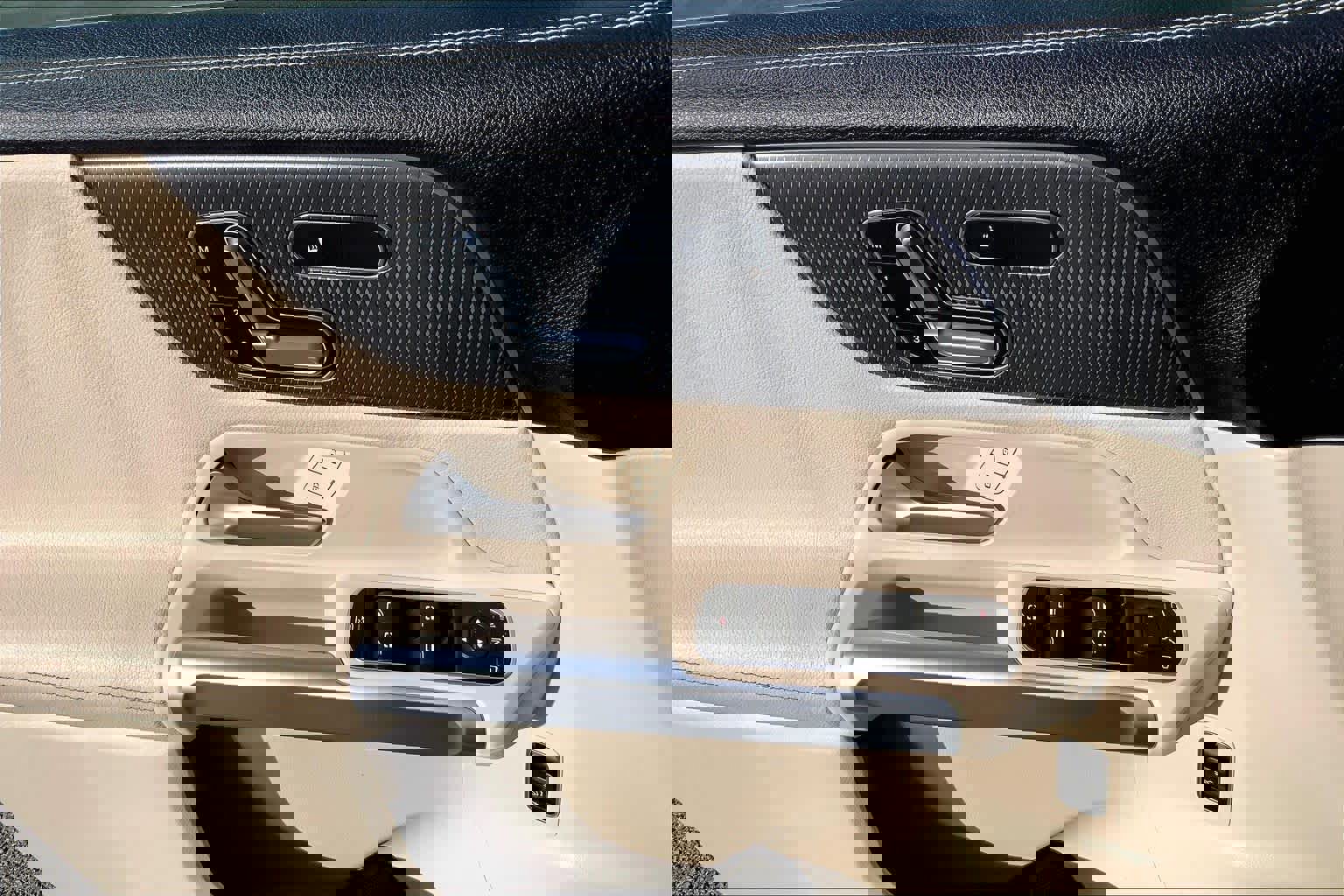 Used 2021 Mercedes-Benz GLB 250 w/ Premium Package image 33