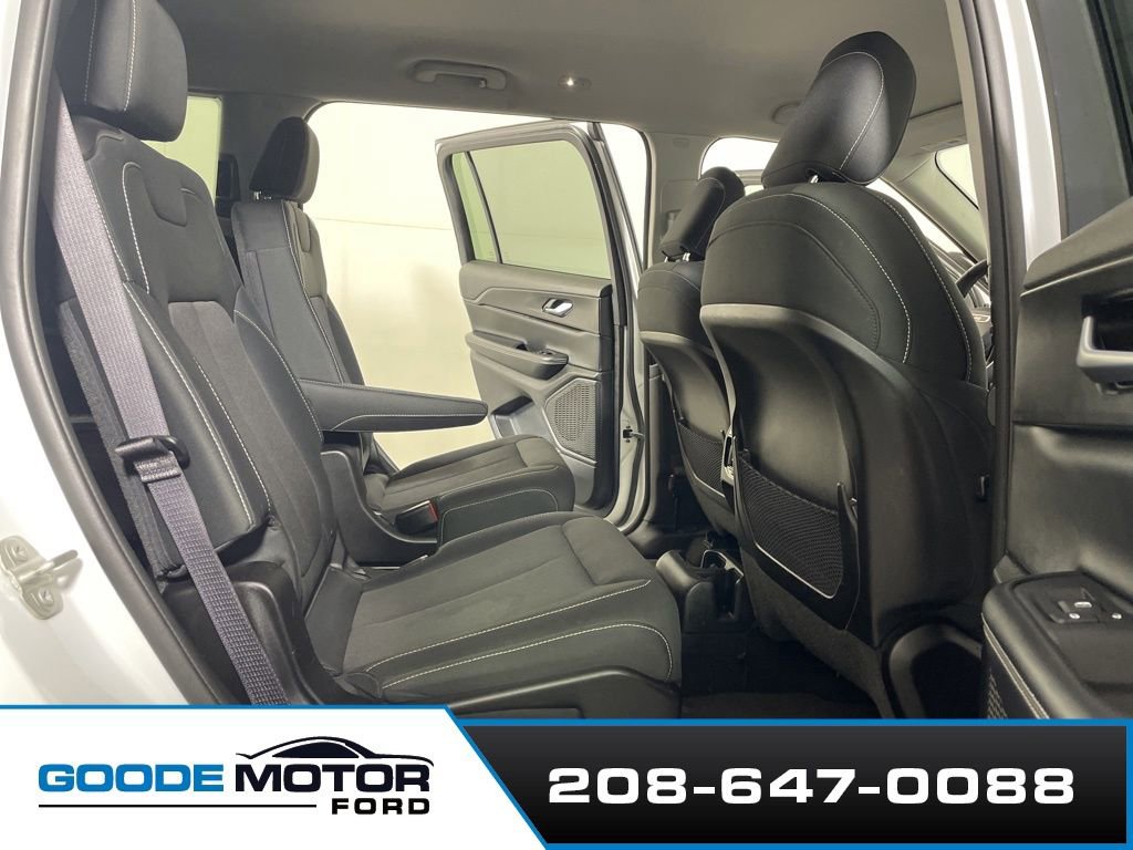 Used 2023 Jeep Grand Cherokee L Laredo image 22