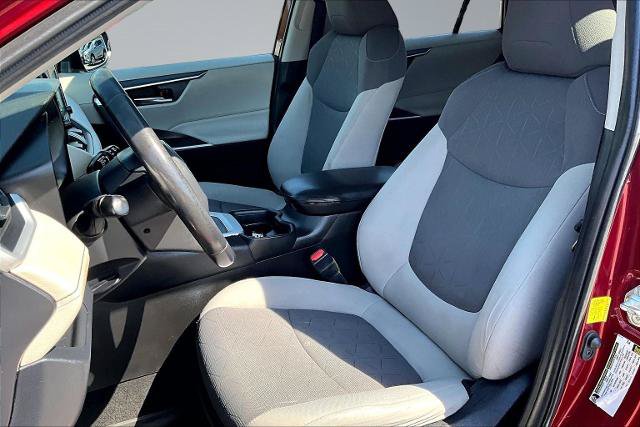 Used 2020 Toyota RAV4 XLE w/ Convenience Package FWD image 25