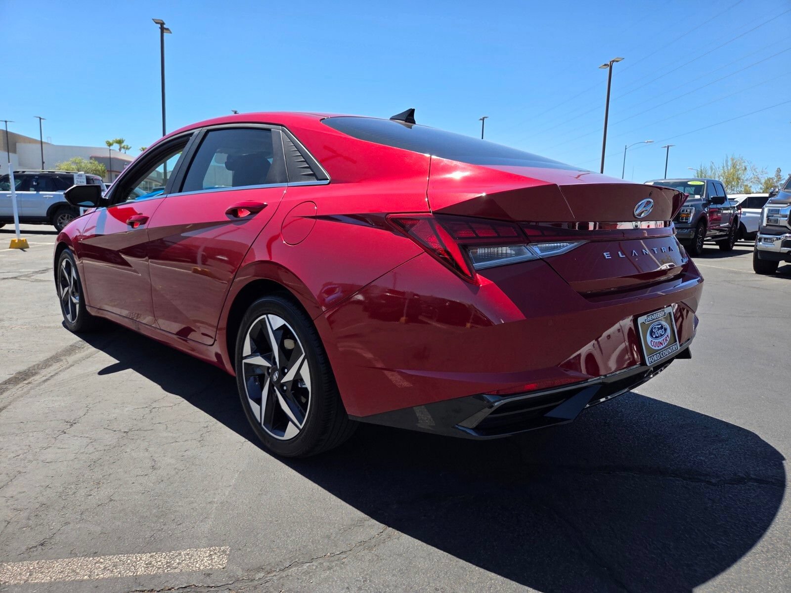 Used 2023 Hyundai Elantra Limited w/ Cargo Package FWD image 4