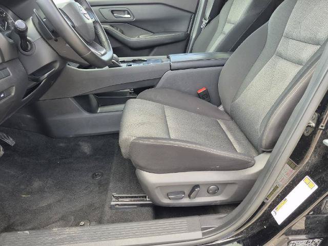 Used 2025 Nissan Rogue SV FWD image 16