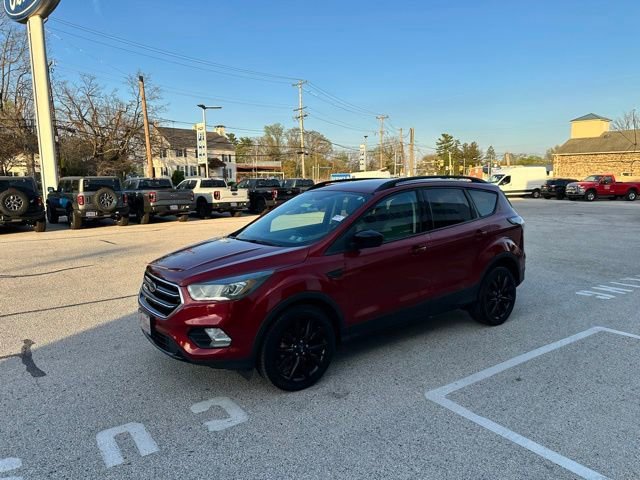 Certified 2017 Ford Escape SE w/ SE Sport Appearance Package AWD/4WD image 3