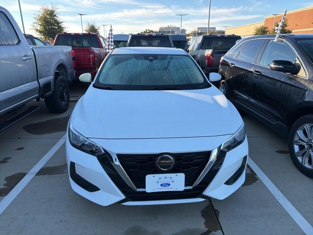 Used 2021 Nissan Sentra SV image 2
