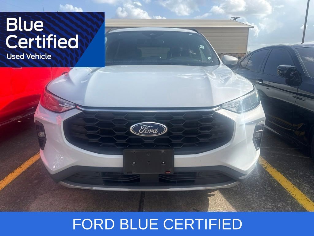 Certified 2025 Ford Escape ST-Line Select AWD/4WD image 2