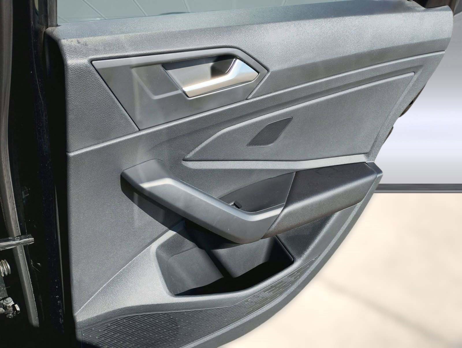 Used 2025 Volkswagen Jetta Sport image 25