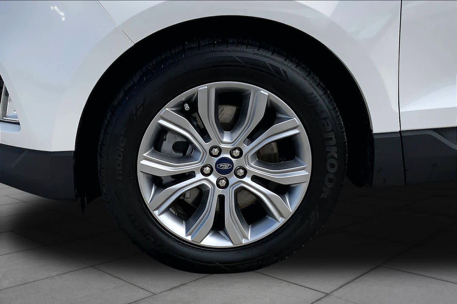 Certified 2021 Ford Edge Titanium FWD image 11