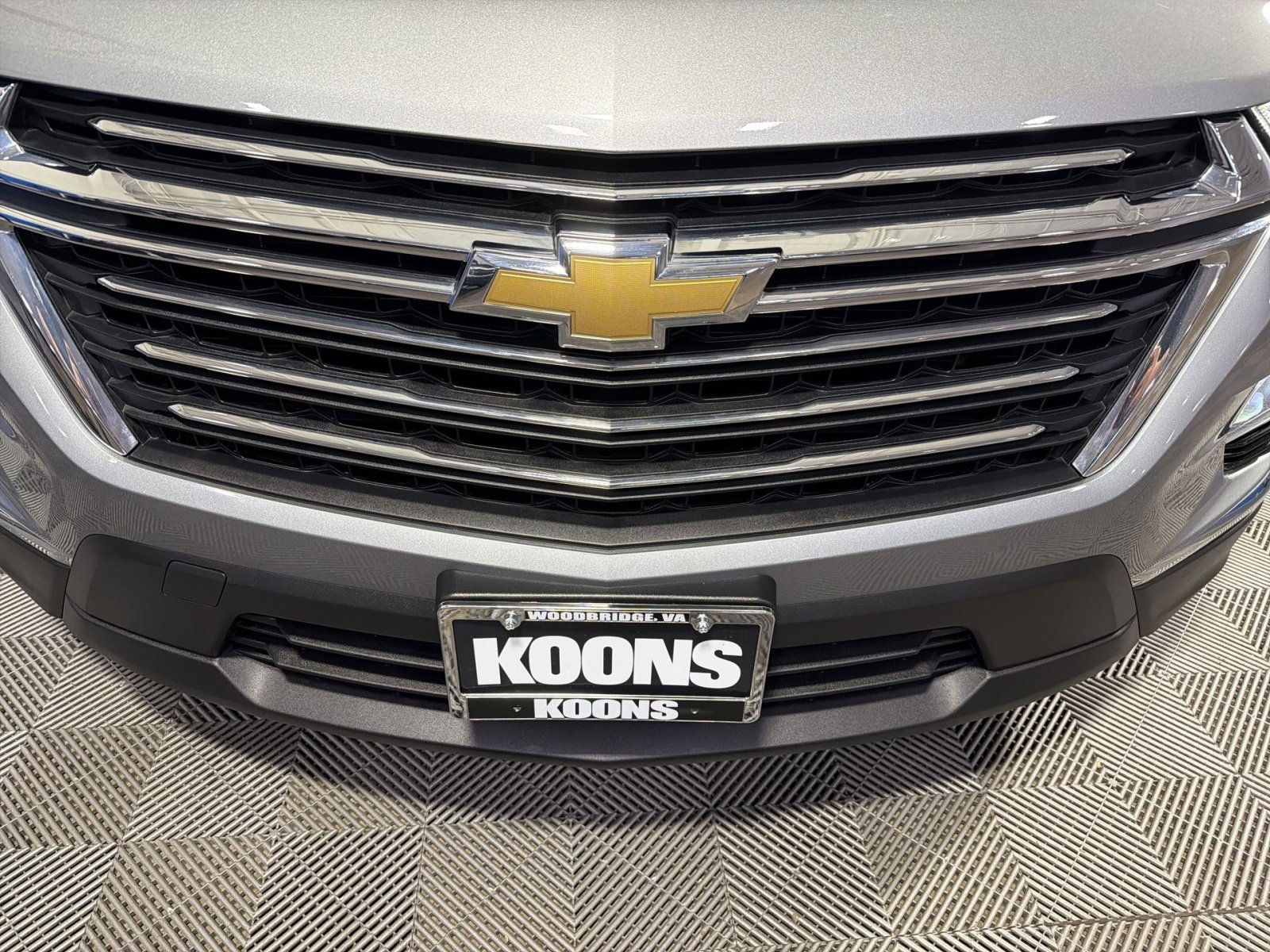 Used 2023 Chevrolet Traverse LT image 12