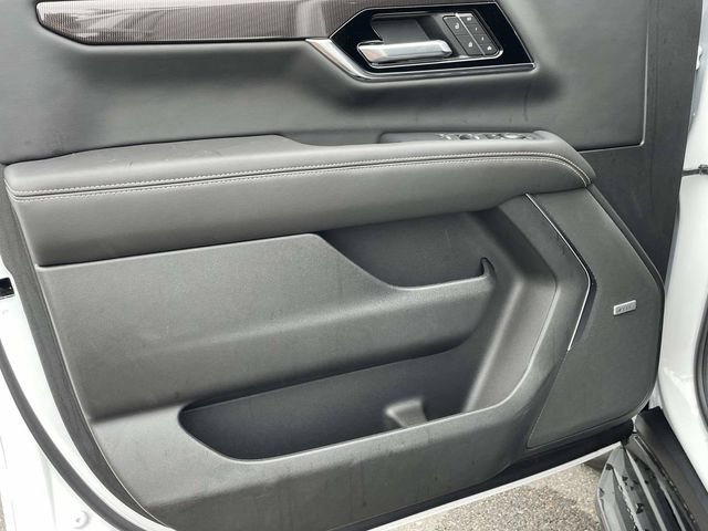 Used 2026 GMC Yukon Elevation w/ LPO, Elevation Black Package RWD image 8